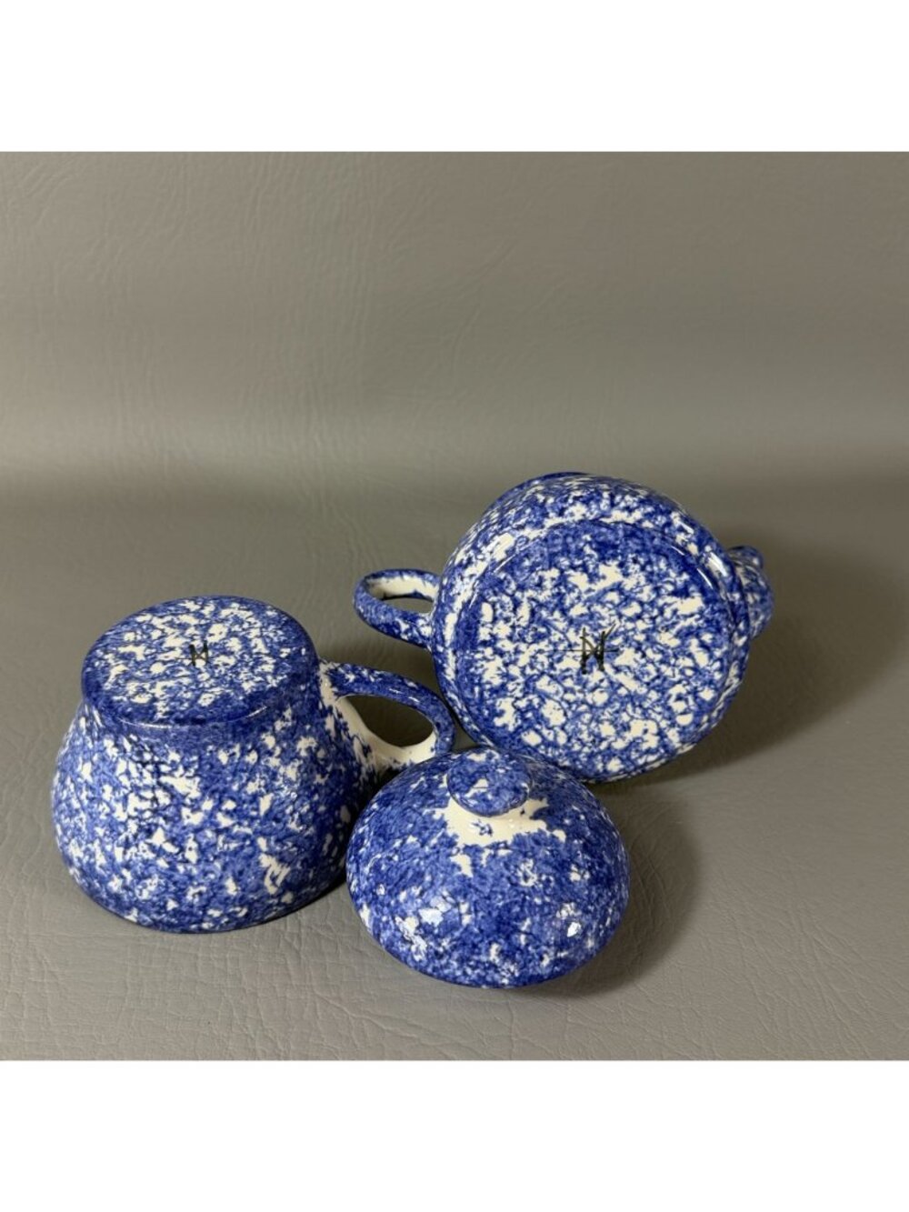 Vintage Signed Studio Pottery Tea for One Set Blue Spongeware Cow Sheep 3pc - Picture 4 of 12